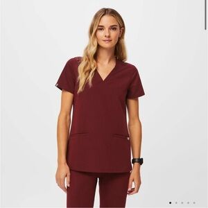 FIGS Casma Three-Pocket Scrub Top